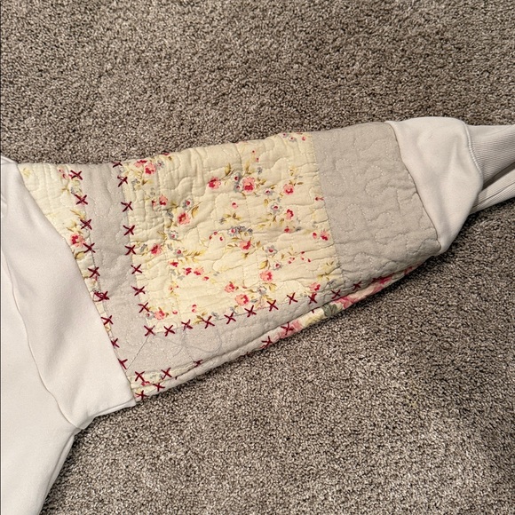 One of a kind upcycled size small cream sweatshirt w quilted patchwork - Picture 3 of 6